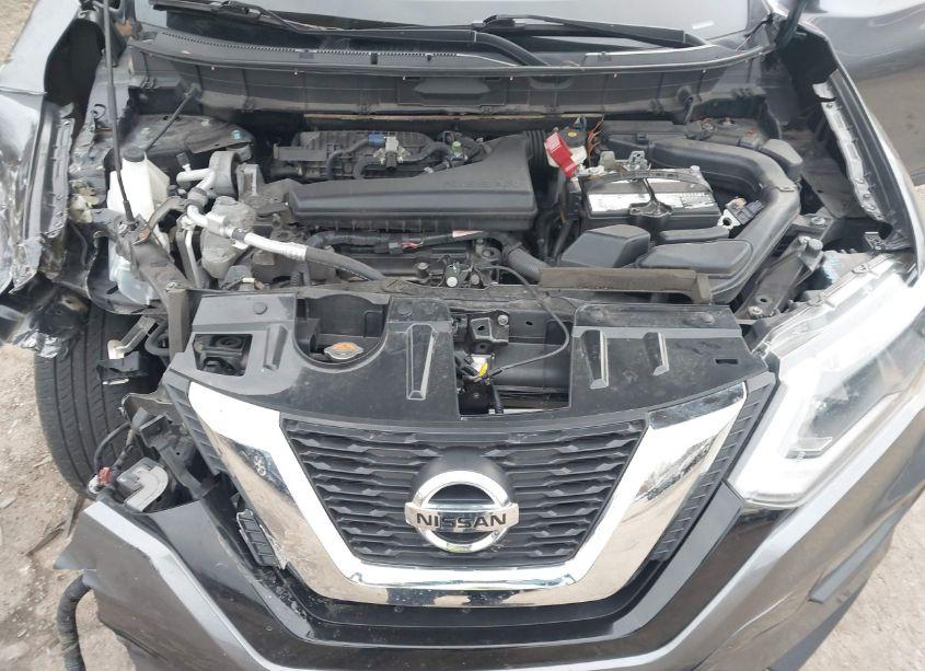 Photo 10 of 2017 Nissan Rogue SV (VIN 5N1AT2MVXHC819634)