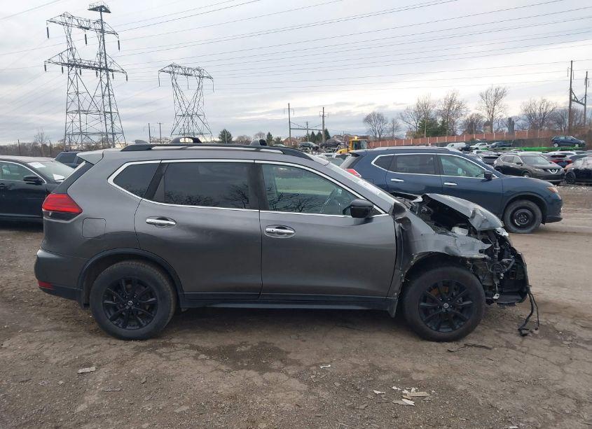 Photo 13 of 2017 Nissan Rogue SV (VIN 5N1AT2MVXHC819634)