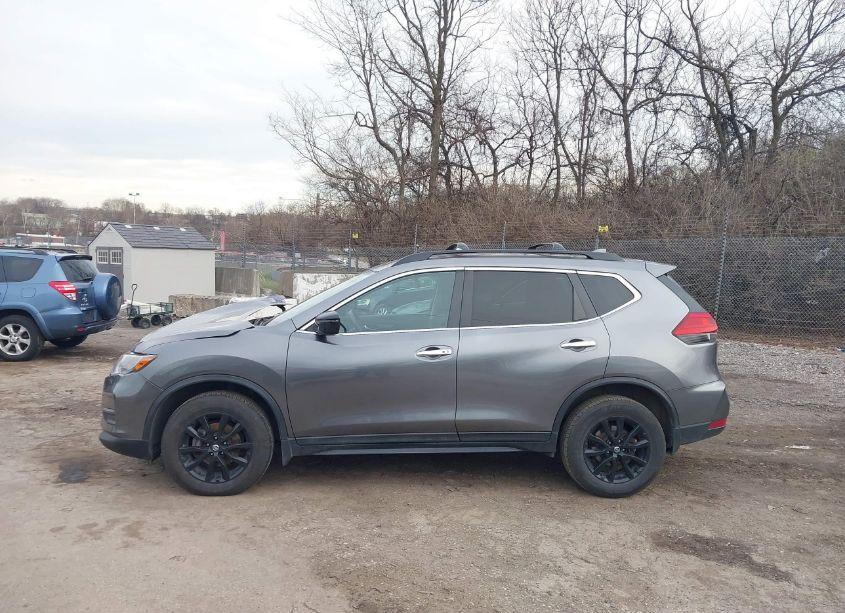 Photo 14 of 2017 Nissan Rogue SV (VIN 5N1AT2MVXHC819634)