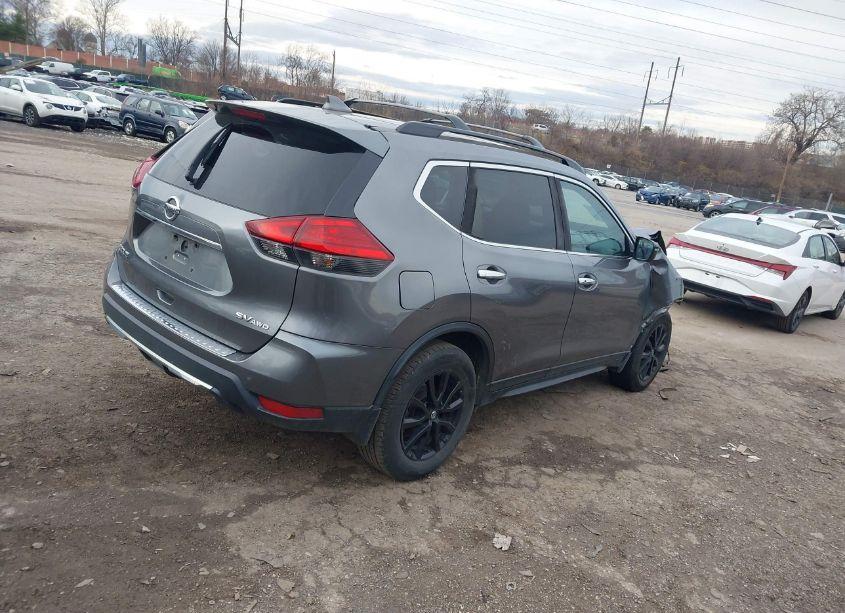 Photo 4 of 2017 Nissan Rogue SV (VIN 5N1AT2MVXHC819634)