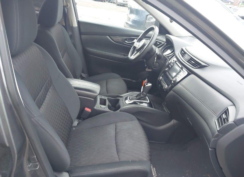 Photo 5 of 2017 Nissan Rogue SV (VIN 5N1AT2MVXHC819634)