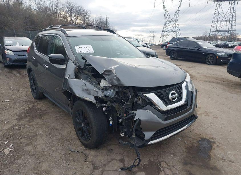 Photo 6 of 2017 Nissan Rogue SV (VIN 5N1AT2MVXHC819634)