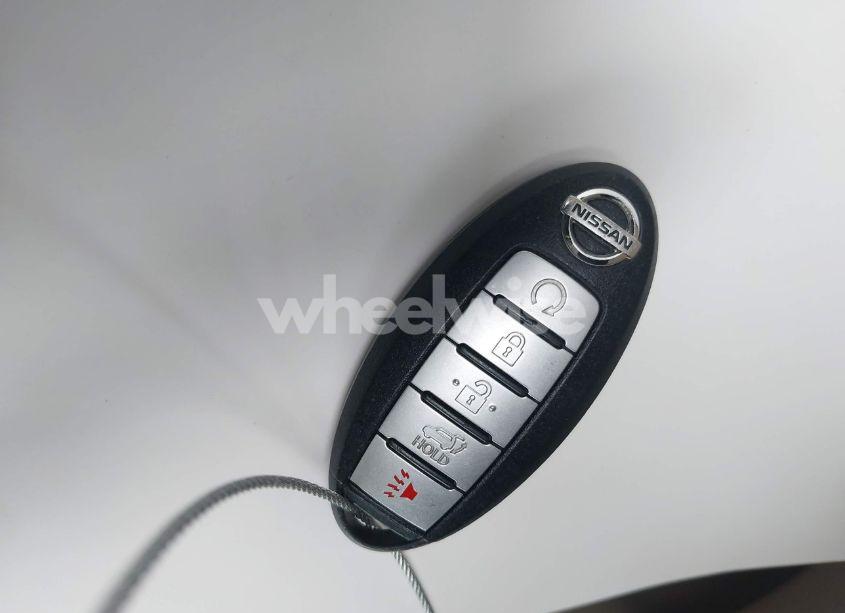 Photo 11 of 2017 Nissan Rogue SV (VIN 5N1AT2MVXHC822310)