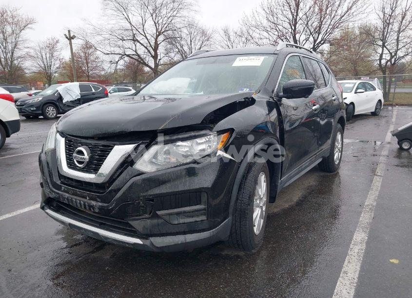 Photo 2 of 2017 Nissan Rogue SV (VIN 5N1AT2MVXHC822310)