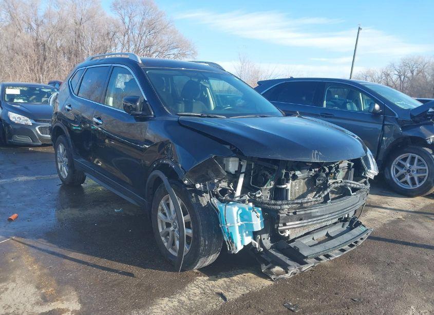 2017 Nissan Rogue SV (VIN 5N1AT2MVXHC877792) main photo