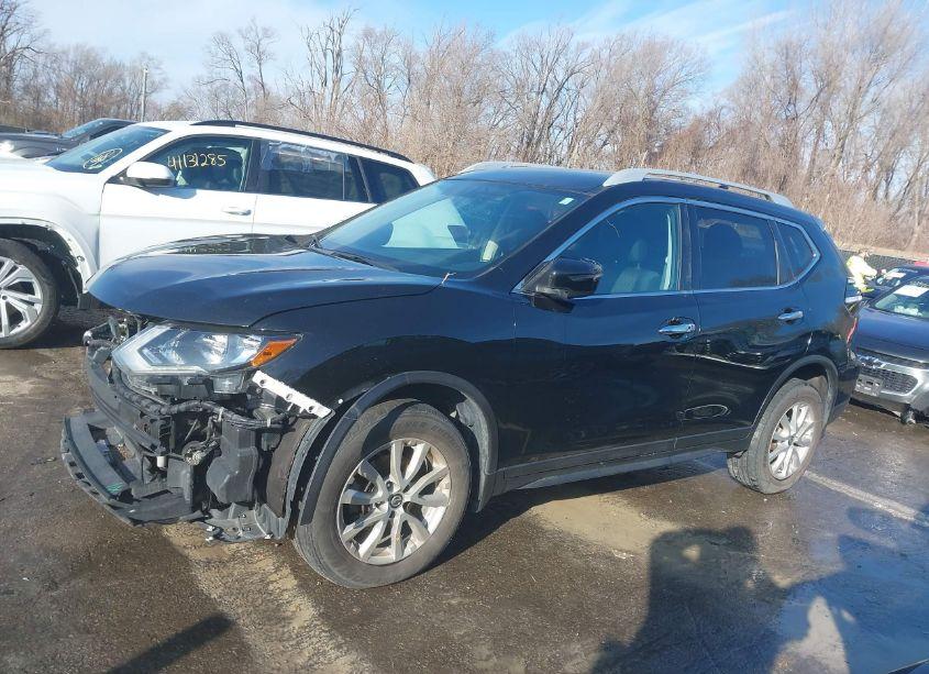 Photo 13 of 2017 Nissan Rogue SV (VIN 5N1AT2MVXHC877792)