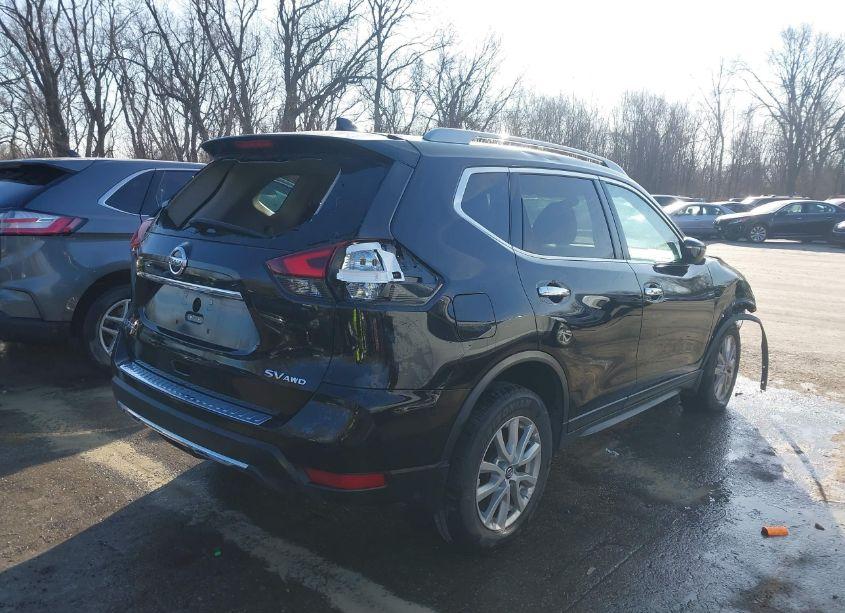 Photo 4 of 2017 Nissan Rogue SV (VIN 5N1AT2MVXHC877792)
