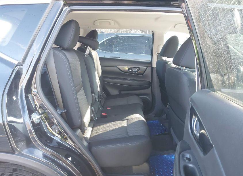 Photo 8 of 2017 Nissan Rogue SV (VIN 5N1AT2MVXHC877792)