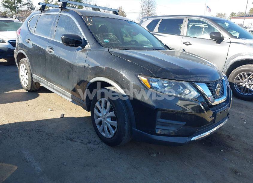 2018 Nissan Rogue S (VIN 5N1AT2MVXJC700732) main photo