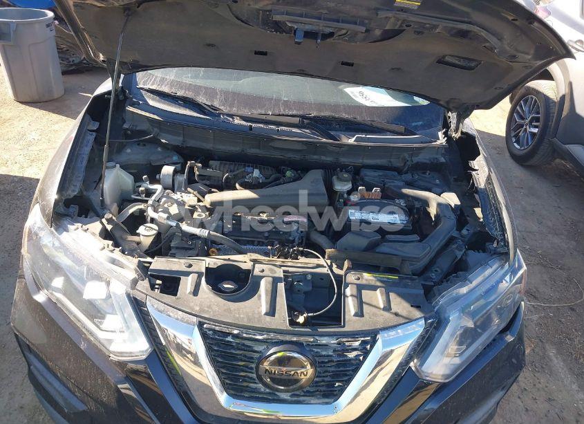 Photo 10 of 2018 Nissan Rogue S (VIN 5N1AT2MVXJC700732)