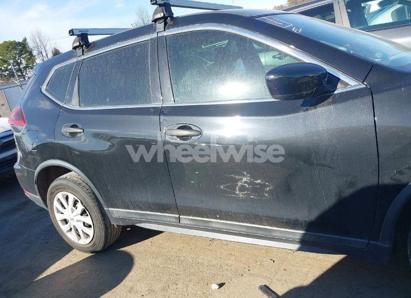 Photo 13 of 2018 Nissan Rogue S (VIN 5N1AT2MVXJC700732)