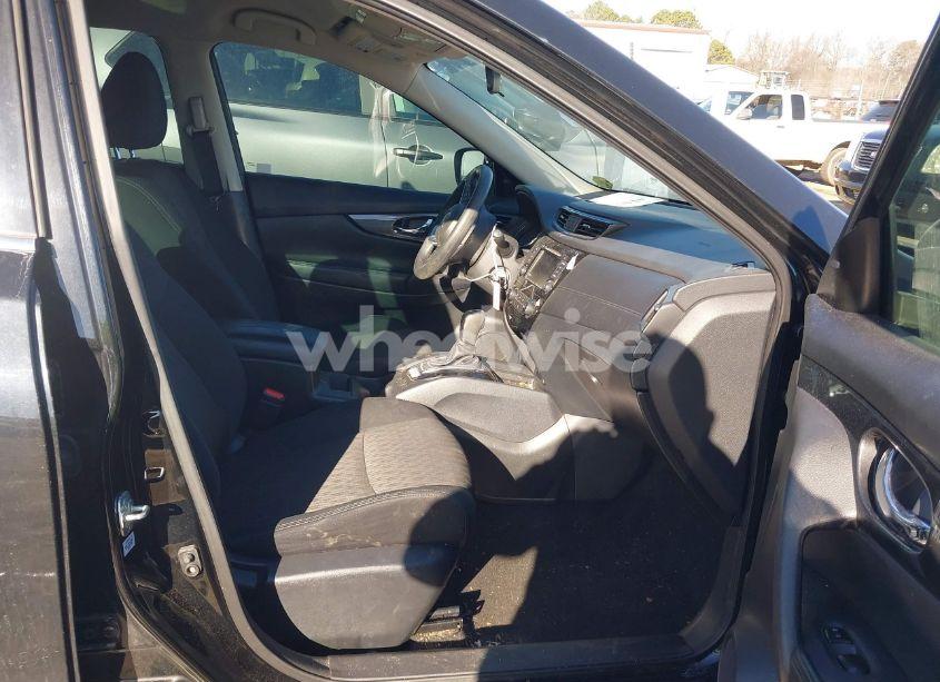 Photo 5 of 2018 Nissan Rogue S (VIN 5N1AT2MVXJC700732)