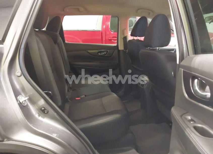 Photo 8 of 2018 Nissan Rogue SV (VIN 5N1AT2MVXJC735626)