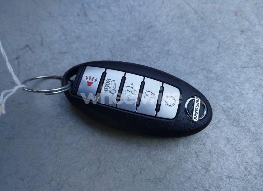 Photo 11 of 2018 Nissan Rogue SV (VIN 5N1AT2MVXJC758209)