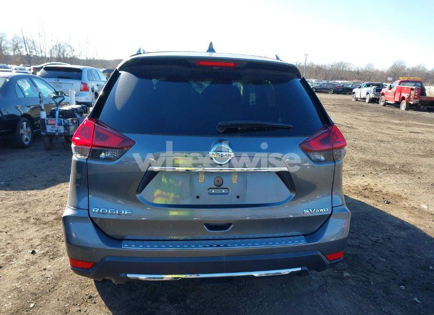 Photo 16 of 2018 Nissan Rogue SV (VIN 5N1AT2MVXJC758209)