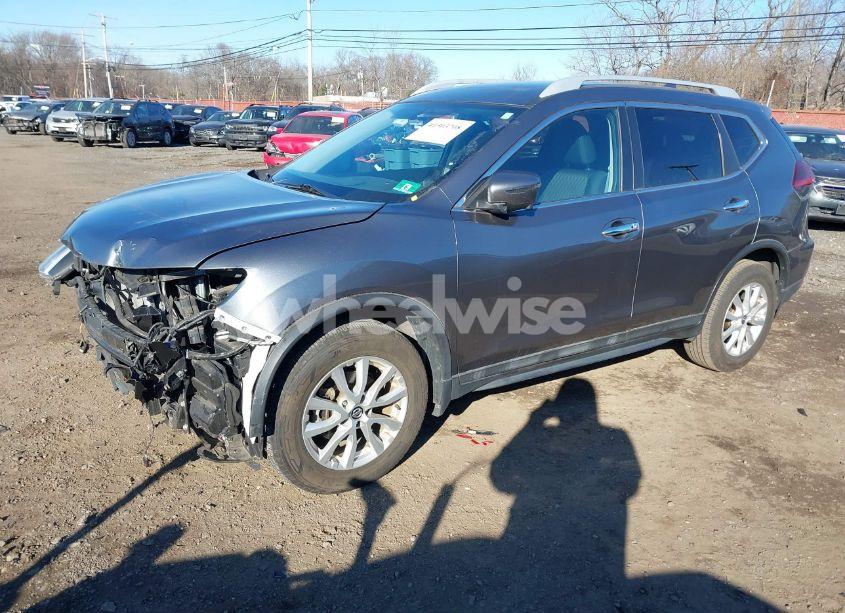 Photo 2 of 2018 Nissan Rogue SV (VIN 5N1AT2MVXJC758209)
