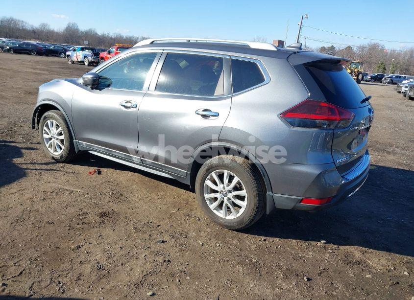 Photo 3 of 2018 Nissan Rogue SV (VIN 5N1AT2MVXJC758209)