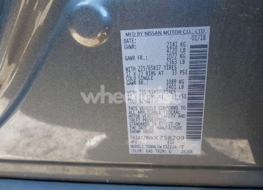 Photo 9 of 2018 Nissan Rogue SV (VIN 5N1AT2MVXJC758209)