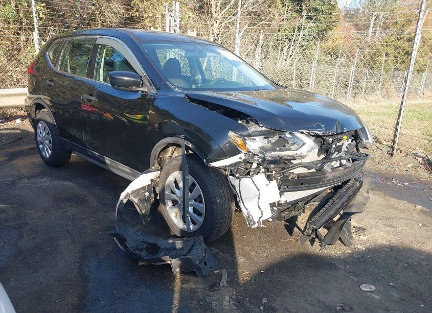 2018 Nissan Rogue S (VIN 5N1AT2MVXJC768819) main photo