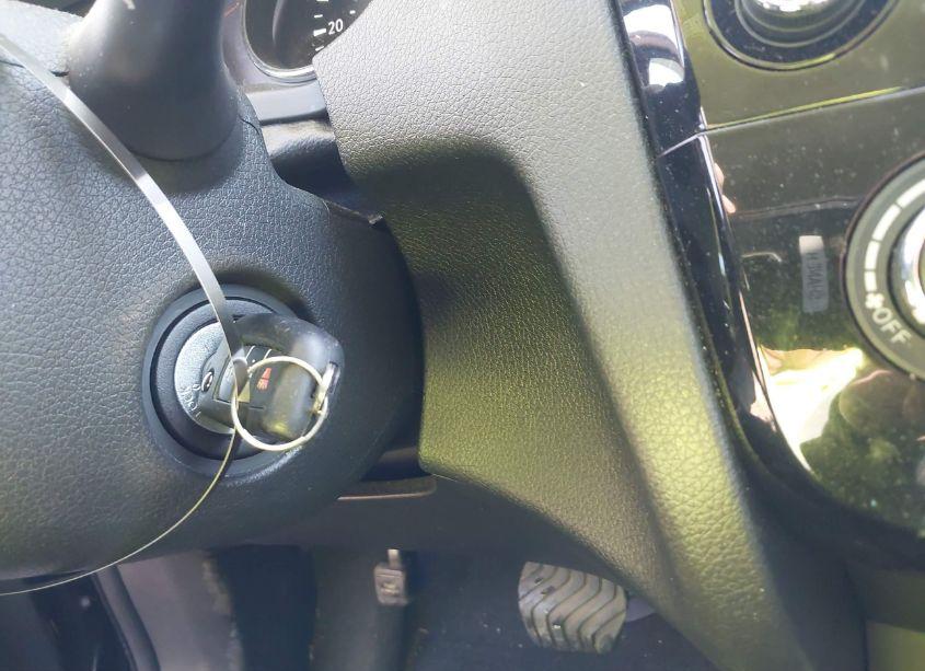 Photo 11 of 2018 Nissan Rogue S (VIN 5N1AT2MVXJC768819)