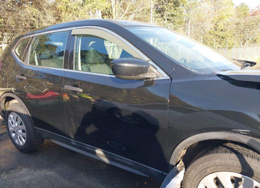 Photo 13 of 2018 Nissan Rogue S (VIN 5N1AT2MVXJC768819)