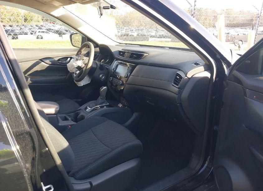 Photo 5 of 2018 Nissan Rogue S (VIN 5N1AT2MVXJC768819)