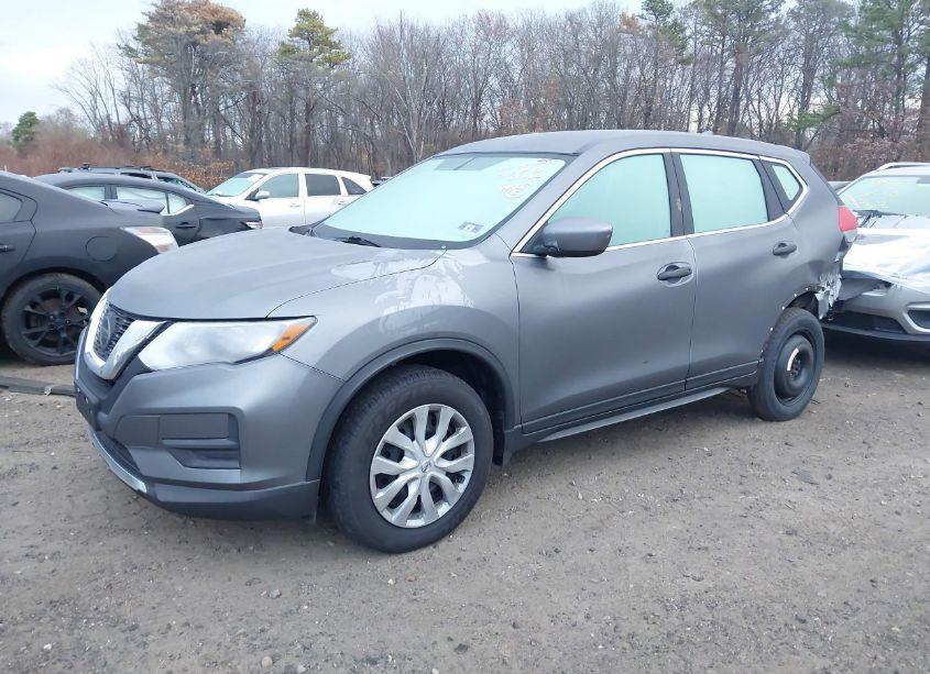 Photo 2 of 2018 Nissan Rogue S (VIN 5N1AT2MVXJC769050)