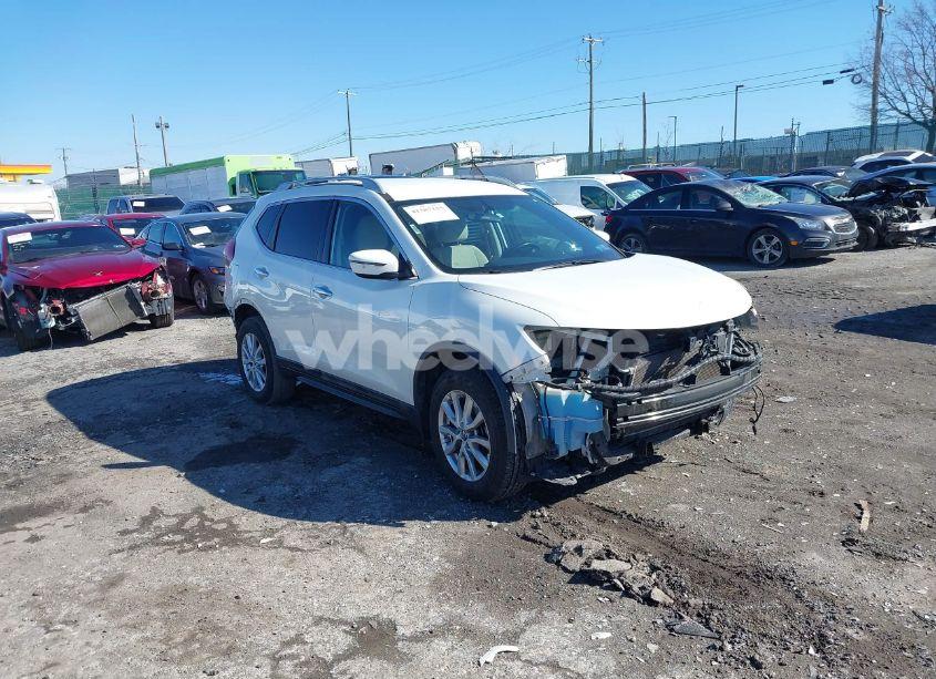2018 Nissan Rogue SV (VIN 5N1AT2MVXJC789444) main photo
