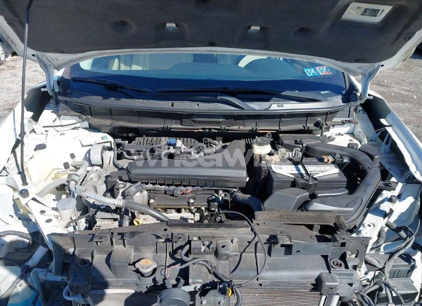 Photo 10 of 2018 Nissan Rogue SV (VIN 5N1AT2MVXJC789444)