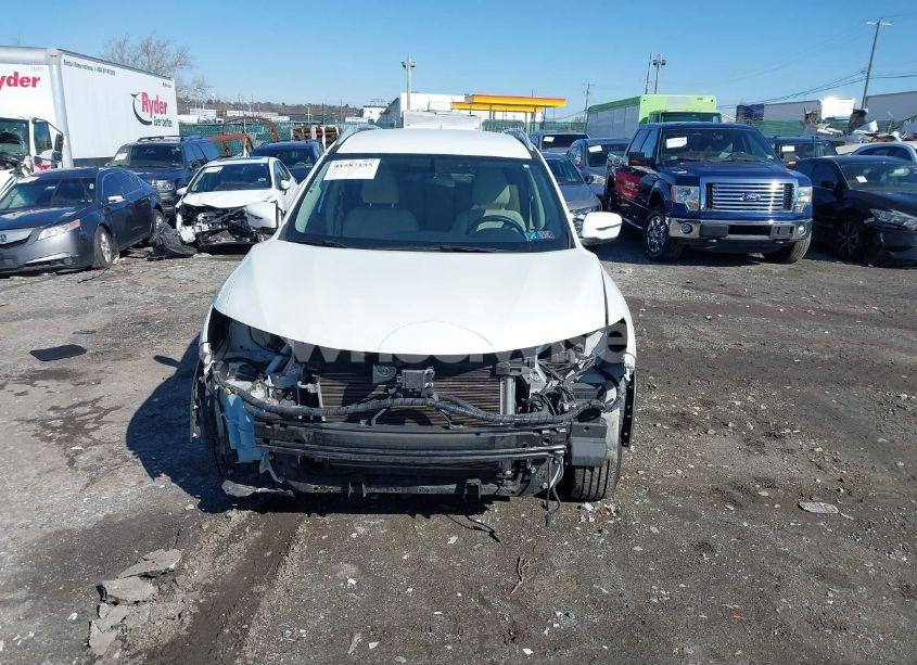 Photo 13 of 2018 Nissan Rogue SV (VIN 5N1AT2MVXJC789444)