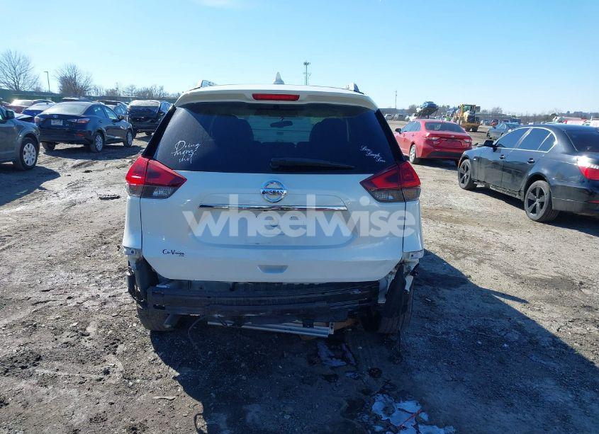 Photo 17 of 2018 Nissan Rogue SV (VIN 5N1AT2MVXJC789444)