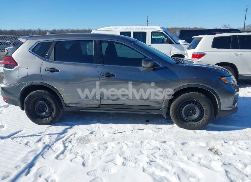 Photo 13 of 2018 Nissan Rogue S (VIN 5N1AT2MVXJC789590)