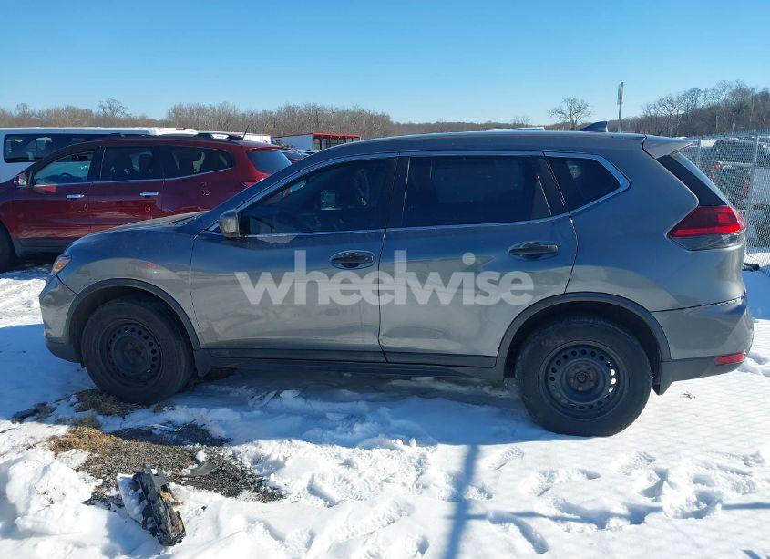 Photo 14 of 2018 Nissan Rogue S (VIN 5N1AT2MVXJC789590)