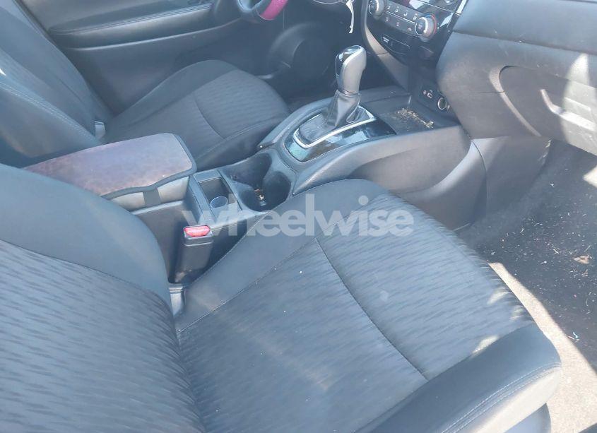 Photo 5 of 2018 Nissan Rogue S (VIN 5N1AT2MVXJC789590)