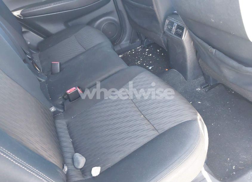 Photo 8 of 2018 Nissan Rogue S (VIN 5N1AT2MVXJC789590)