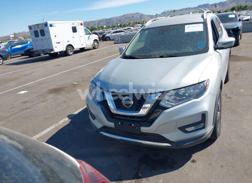Photo 12 of 2018 Nissan Rogue SL (VIN 5N1AT2MVXJC824726)