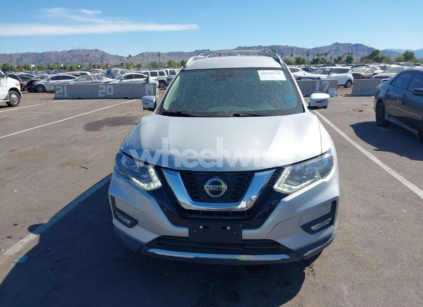 Photo 6 of 2018 Nissan Rogue SL (VIN 5N1AT2MVXJC824726)