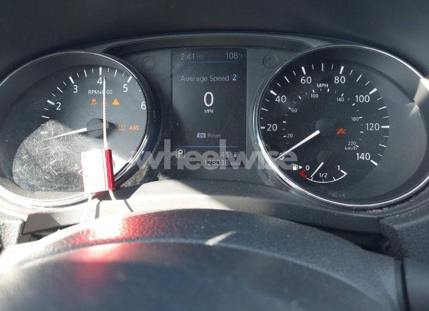 Photo 7 of 2018 Nissan Rogue SL (VIN 5N1AT2MVXJC824726)