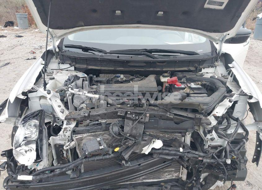 Photo 10 of 2018 Nissan Rogue SV (VIN 5N1AT2MVXJC827173)