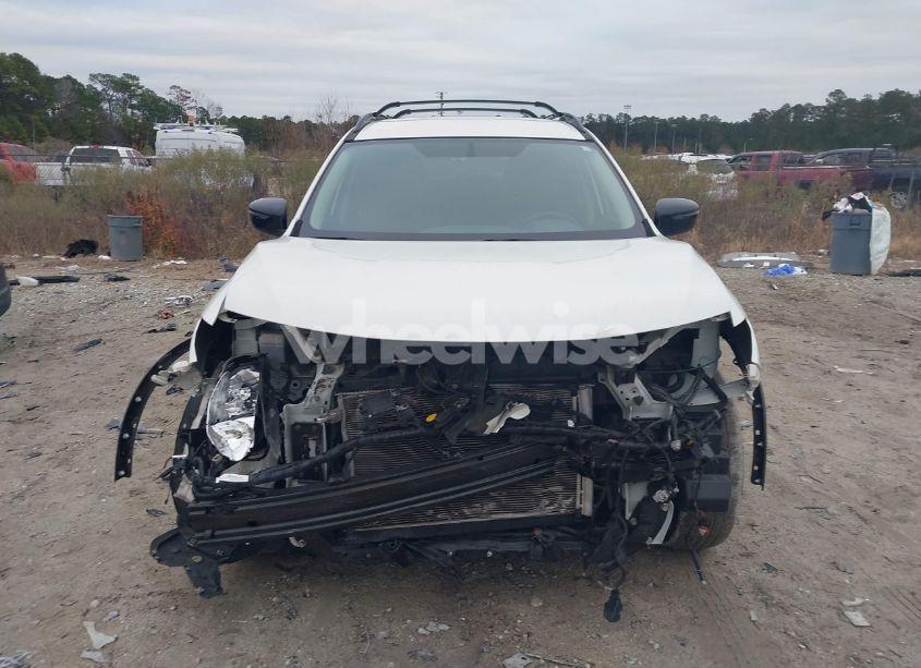 Photo 12 of 2018 Nissan Rogue SV (VIN 5N1AT2MVXJC827173)