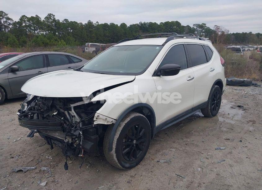 Photo 2 of 2018 Nissan Rogue SV (VIN 5N1AT2MVXJC827173)