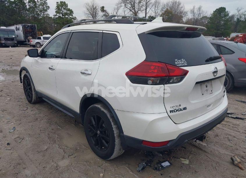 Photo 3 of 2018 Nissan Rogue SV (VIN 5N1AT2MVXJC827173)
