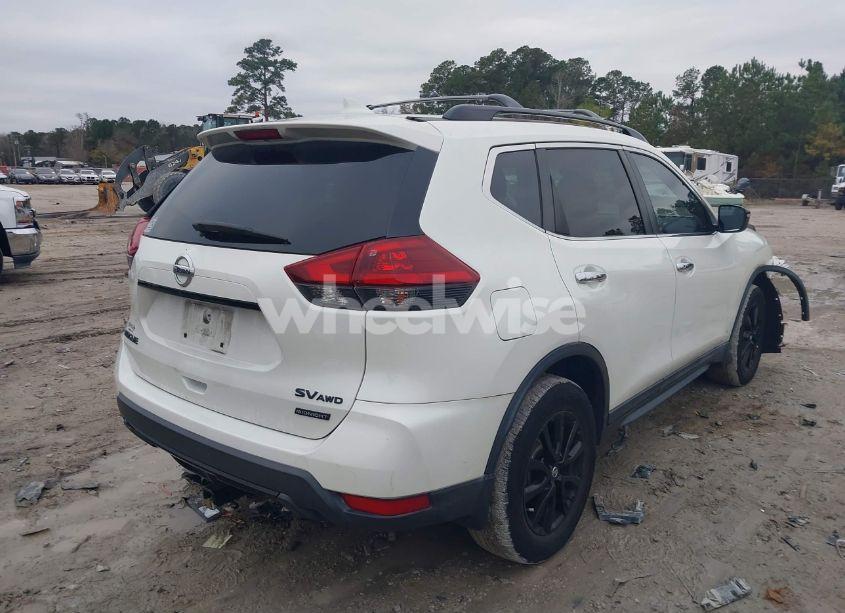 Photo 4 of 2018 Nissan Rogue SV (VIN 5N1AT2MVXJC827173)