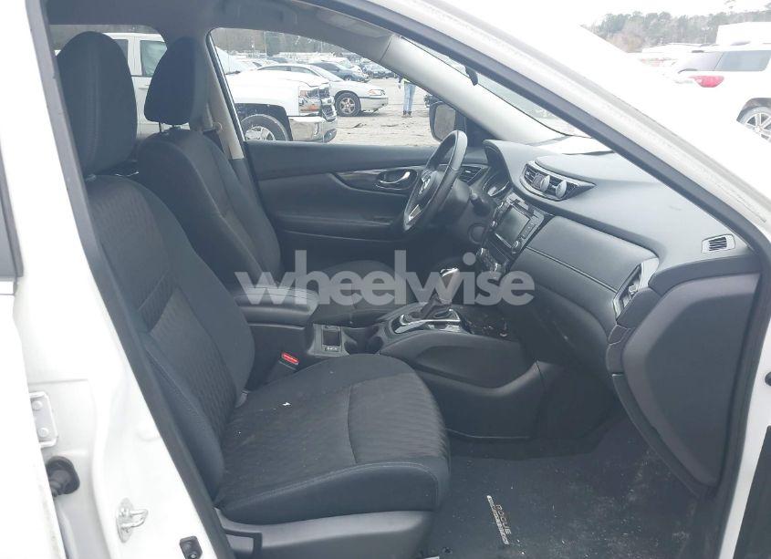 Photo 5 of 2018 Nissan Rogue SV (VIN 5N1AT2MVXJC827173)