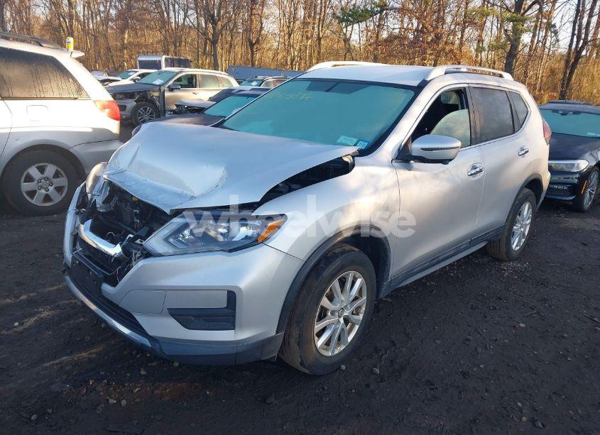 Photo 2 of 2018 Nissan Rogue SV (VIN 5N1AT2MVXJC832258)