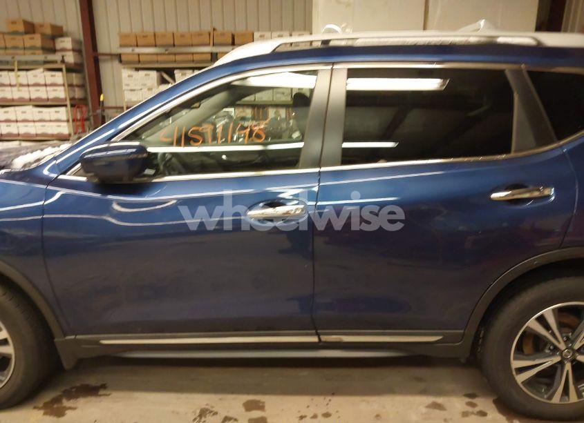 Photo 14 of 2018 Nissan Rogue SL (VIN 5N1AT2MVXJC837895)
