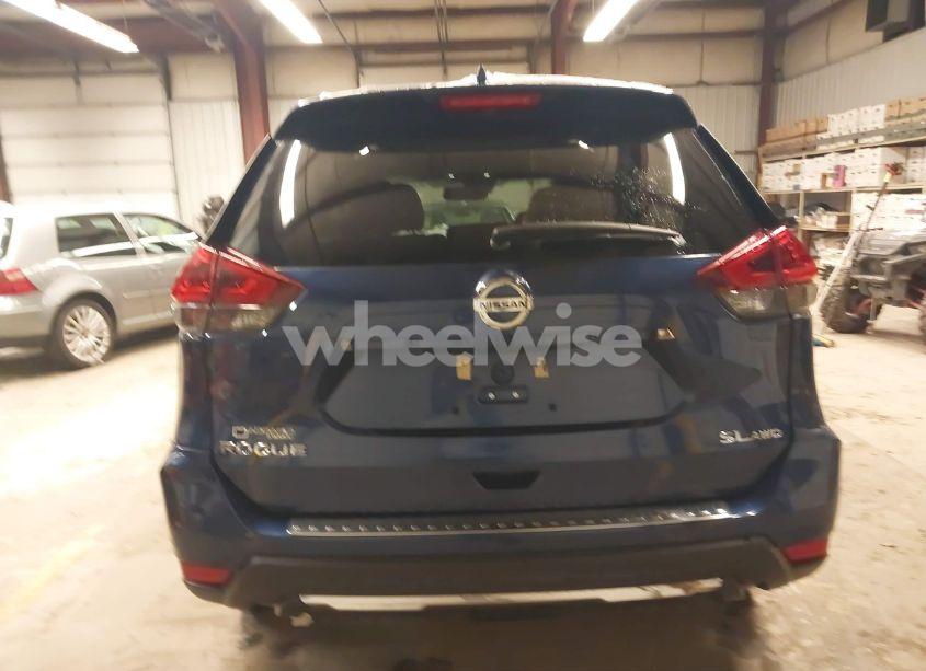 Photo 16 of 2018 Nissan Rogue SL (VIN 5N1AT2MVXJC837895)