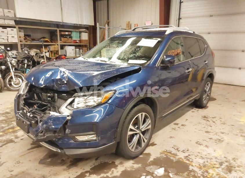 Photo 2 of 2018 Nissan Rogue SL (VIN 5N1AT2MVXJC837895)