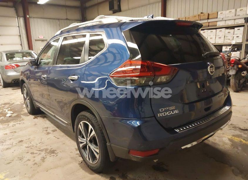Photo 3 of 2018 Nissan Rogue SL (VIN 5N1AT2MVXJC837895)