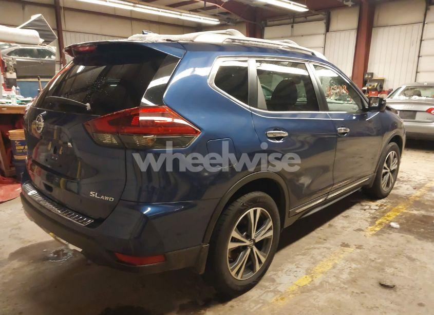 Photo 4 of 2018 Nissan Rogue SL (VIN 5N1AT2MVXJC837895)